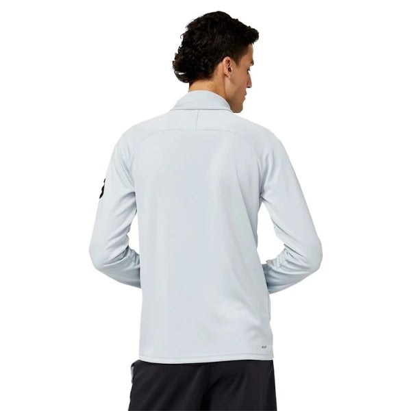 Campera New Balance Tenacity - Gris